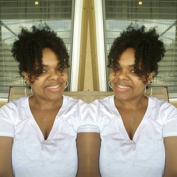 Meet your Posher, Melissa - Picture 1 of 1